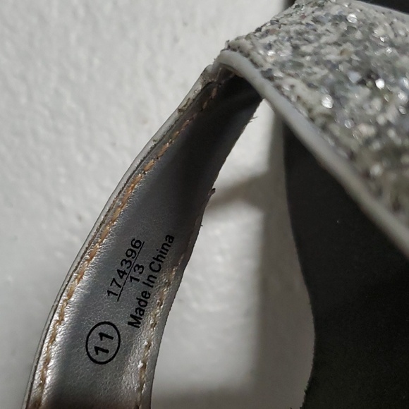 Sparkle Flip Flops - Picture 8 of 8